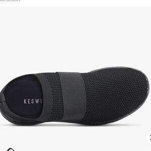 KESWI Women's Black Speckled Athletic Slip On Uniform Shoes, Size 7, NWT